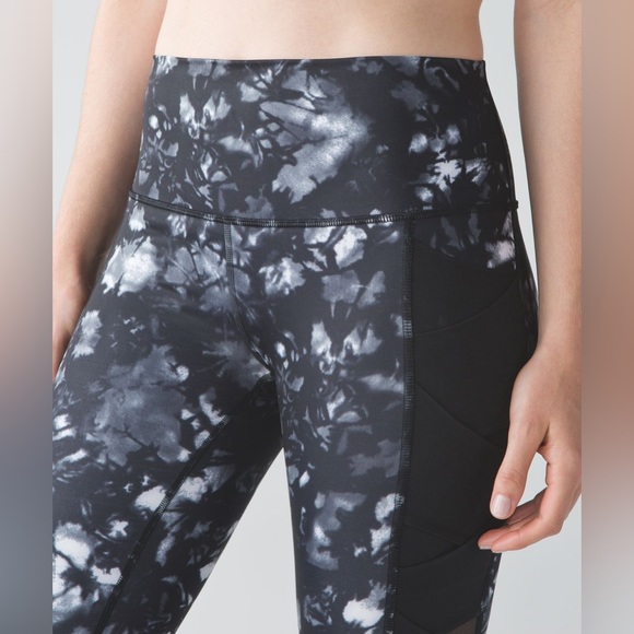 Lululemon Rise & Flow Pant Full On Luxtreme Leggings - Picture 10 of 16